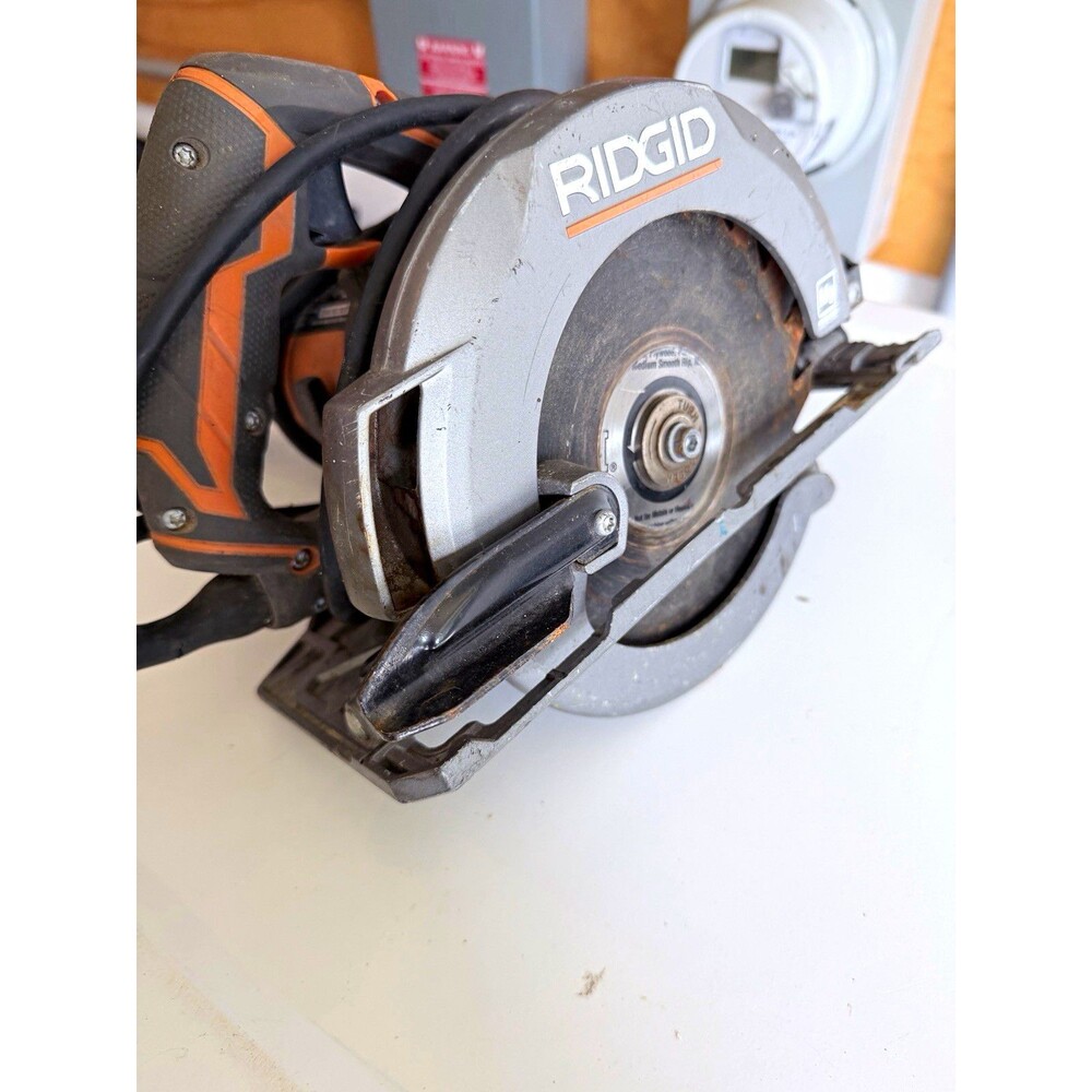 RIDGID R3204 6-1/2 in 120V Corded Circular Saw Orange/Gray/Black